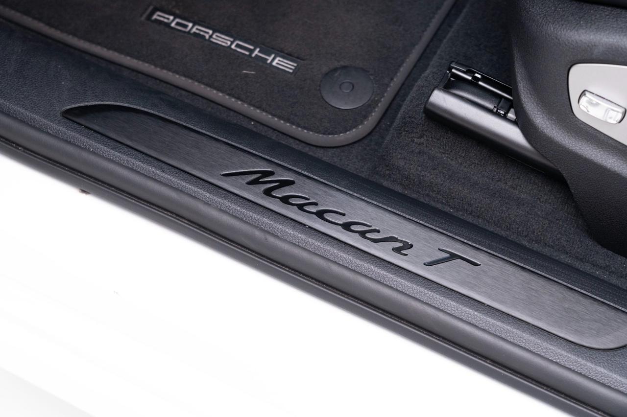 2025 Porsche Macan T Pompano Beach FL
