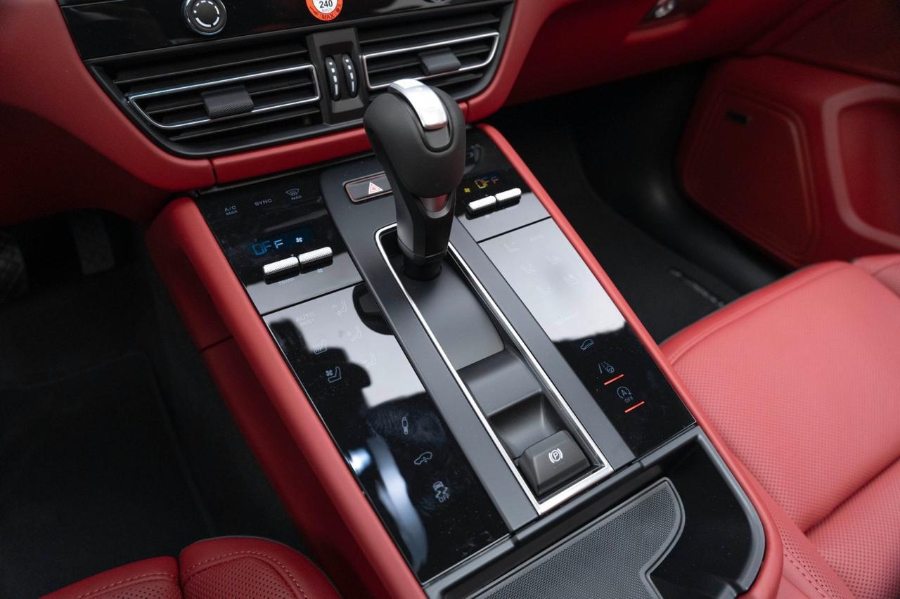 2025 Porsche Macan T Pompano Beach FL