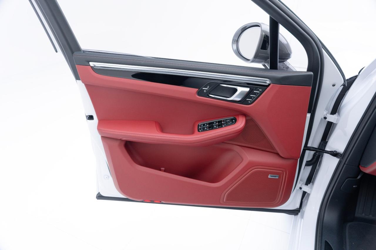 2025 Porsche Macan T Pompano Beach FL