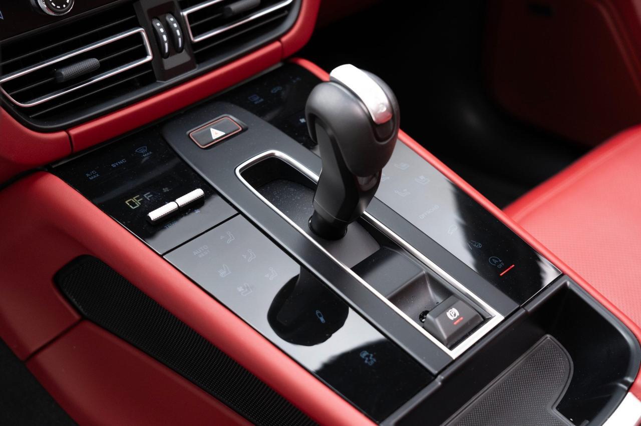 2025 Porsche Macan T Pompano Beach FL