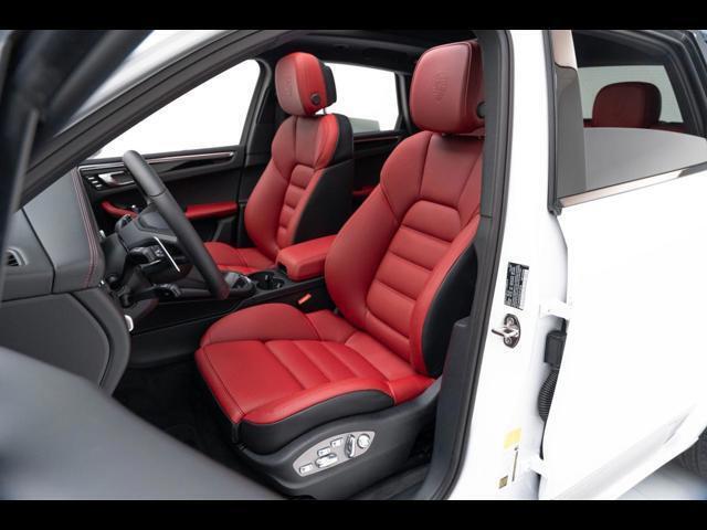 2025 Porsche Macan T Pompano Beach FL