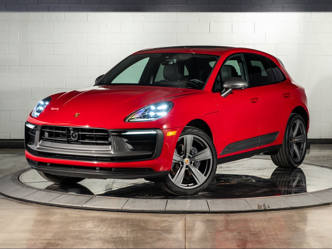 2025 Porsche Macan T