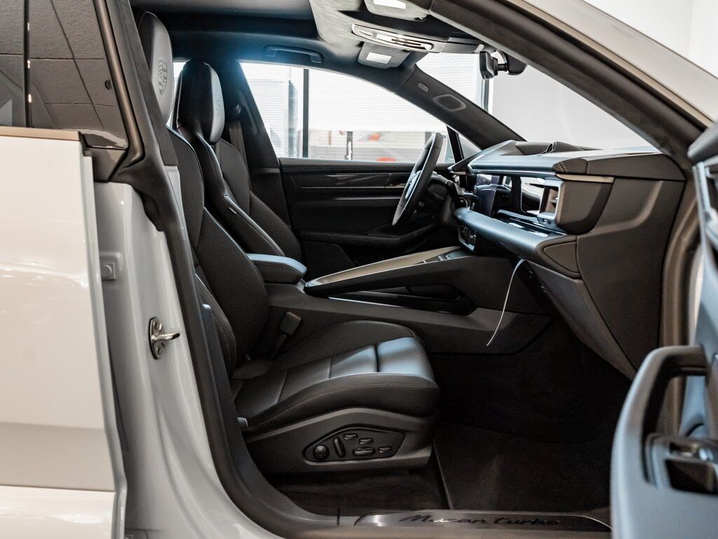 2025 Porsche Macan Turbo Colorado Springs CO