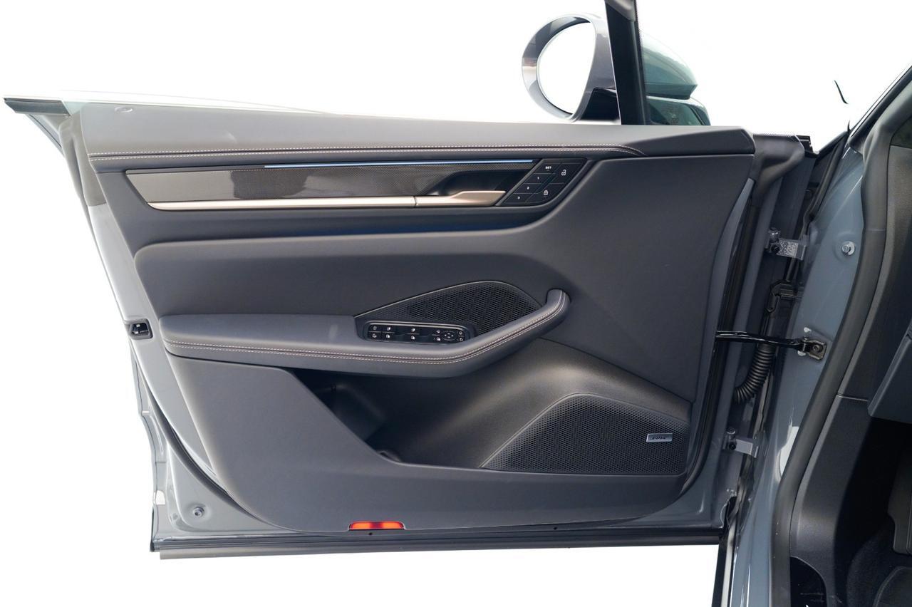 2025 Porsche Macan Turbo Electric Pompano Beach FL