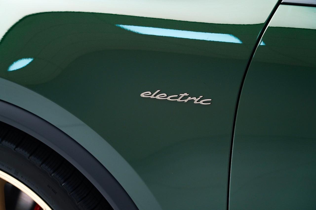 2025 Porsche Macan Turbo Electric Pompano Beach FL