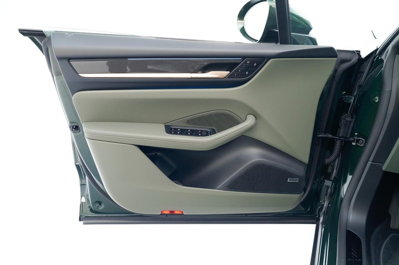 2025 Porsche Macan Turbo Electric Pompano Beach FL