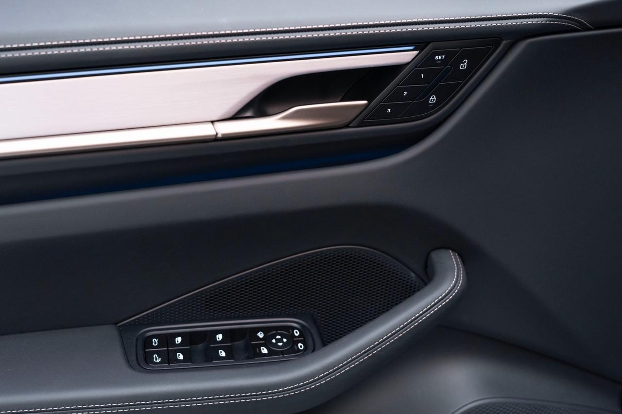 2025 Porsche Macan Turbo Electric Pompano Beach FL