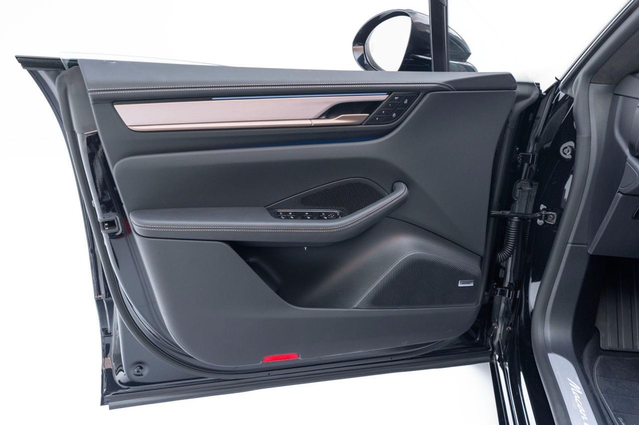 2025 Porsche Macan Turbo Electric Pompano Beach FL