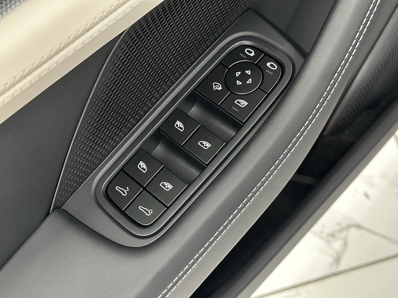 2025 Porsche Panamera Base - Photo 28