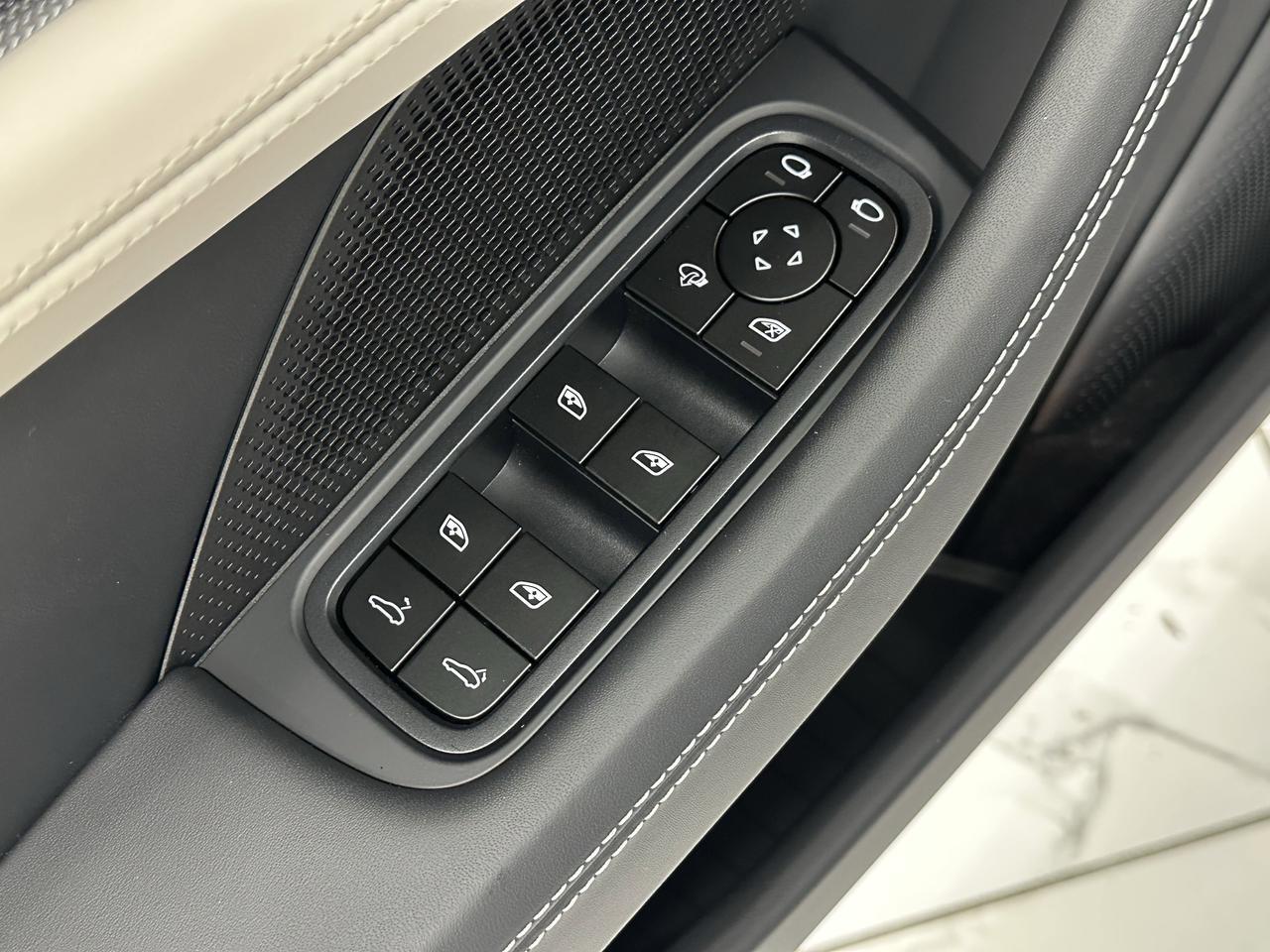 2025 Porsche Panamera Base - Photo 28