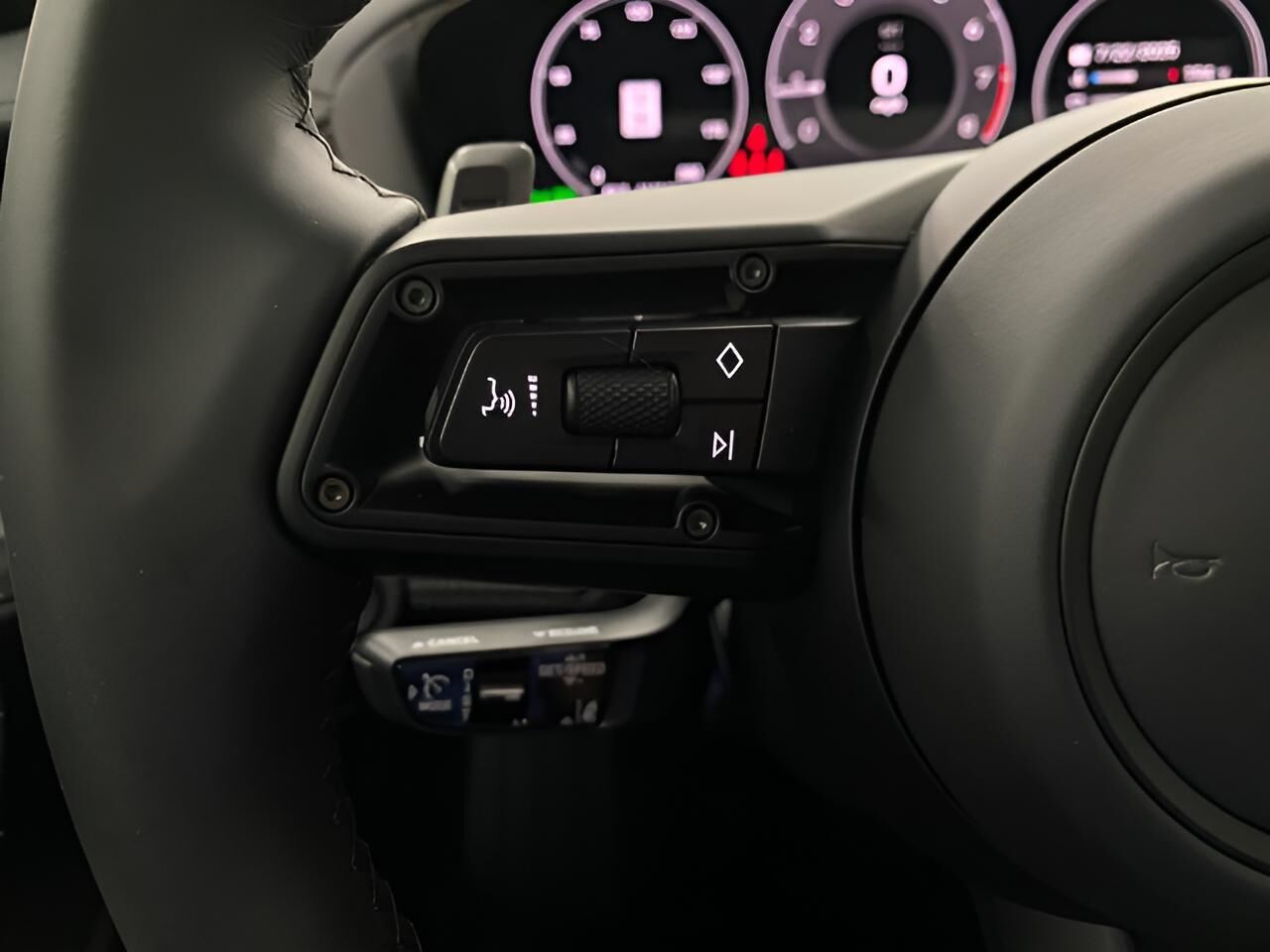 2025 Porsche Panamera 4 Appleton WI