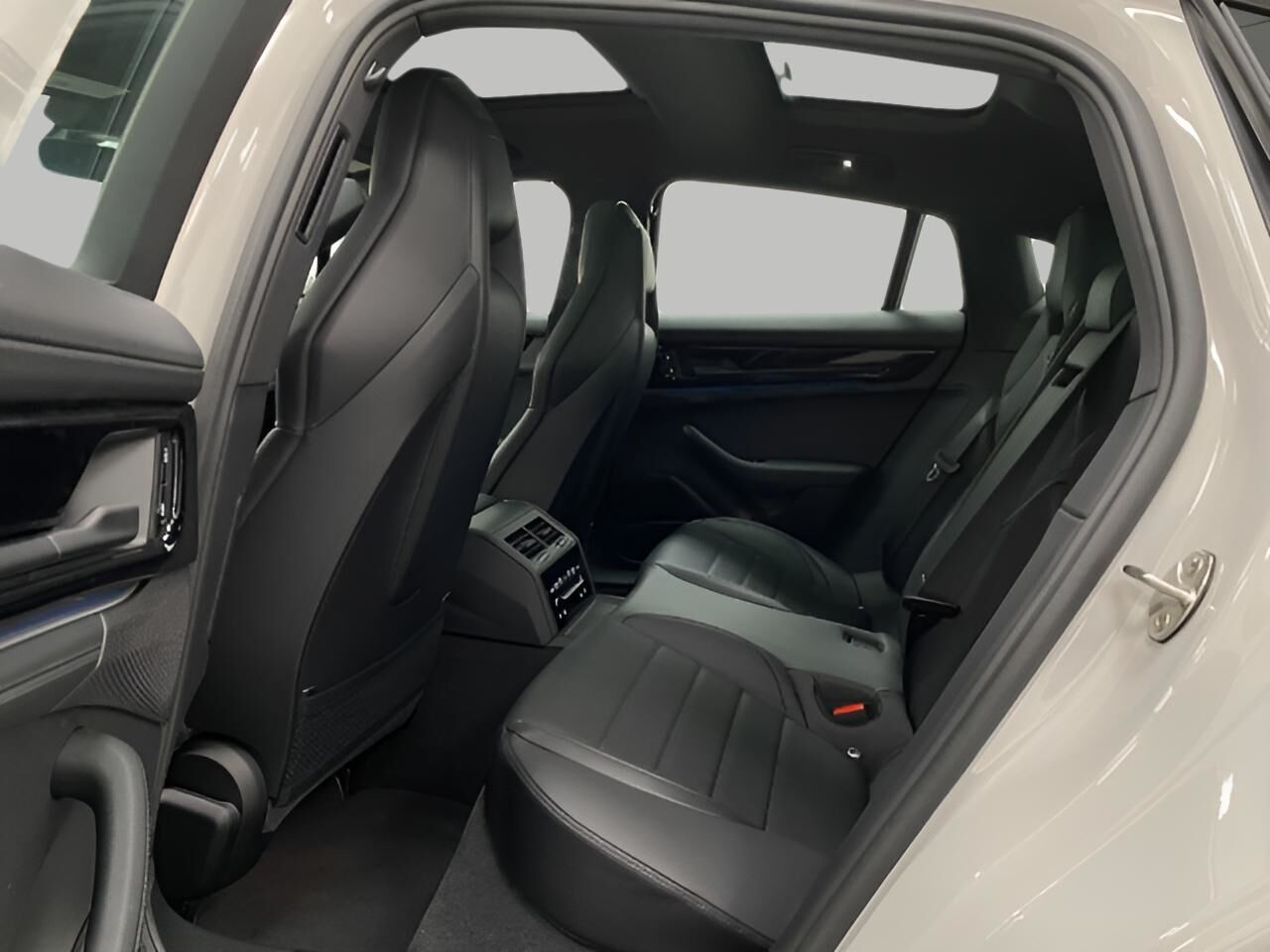 2025 Porsche Panamera 4 Appleton WI