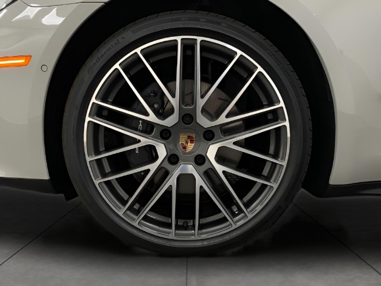 2025 Porsche Panamera 4 Appleton WI