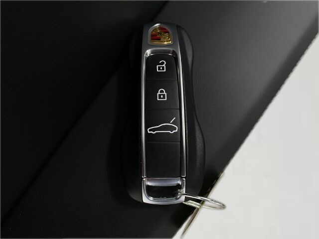 2025 Porsche Panamera 4 Appleton WI