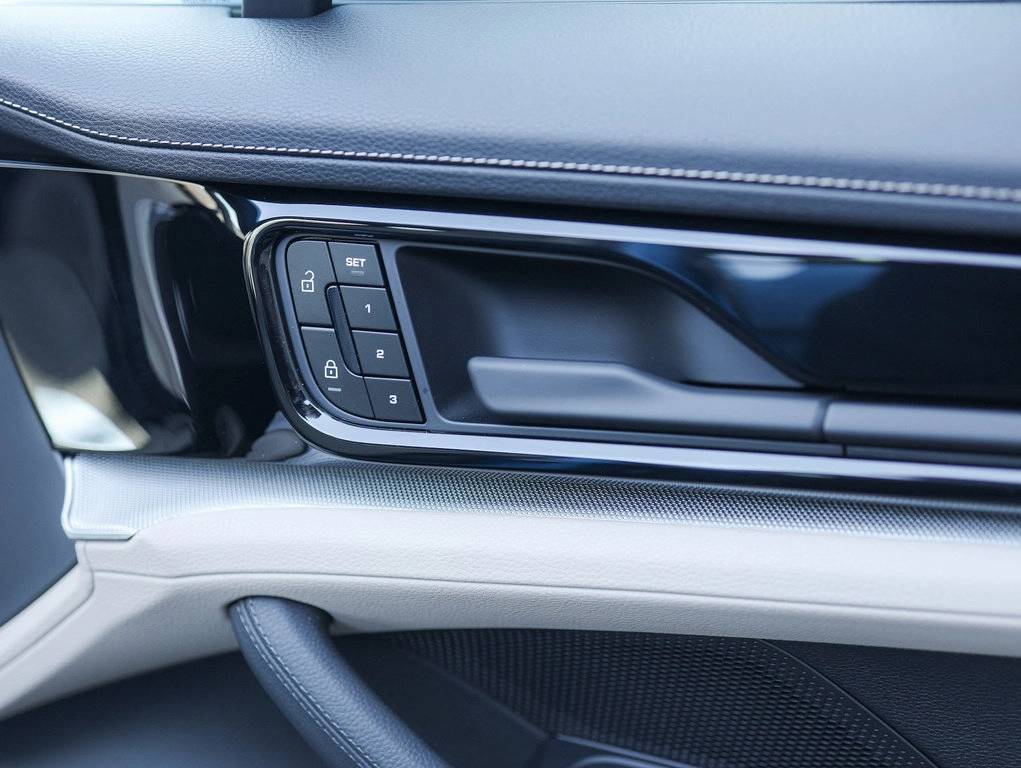 2025 Porsche Panamera 4 E-Hybrid Bakersfield CA