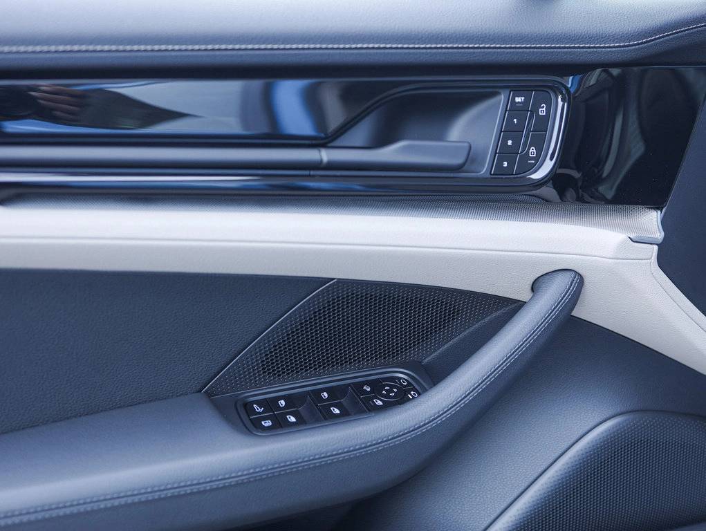 2025 Porsche Panamera 4 E-Hybrid Bakersfield CA