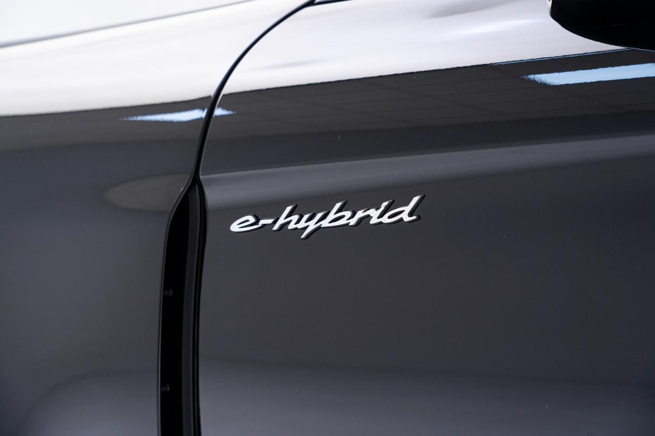 2025 Porsche Panamera 4 E-Hybrid Pompano Beach FL