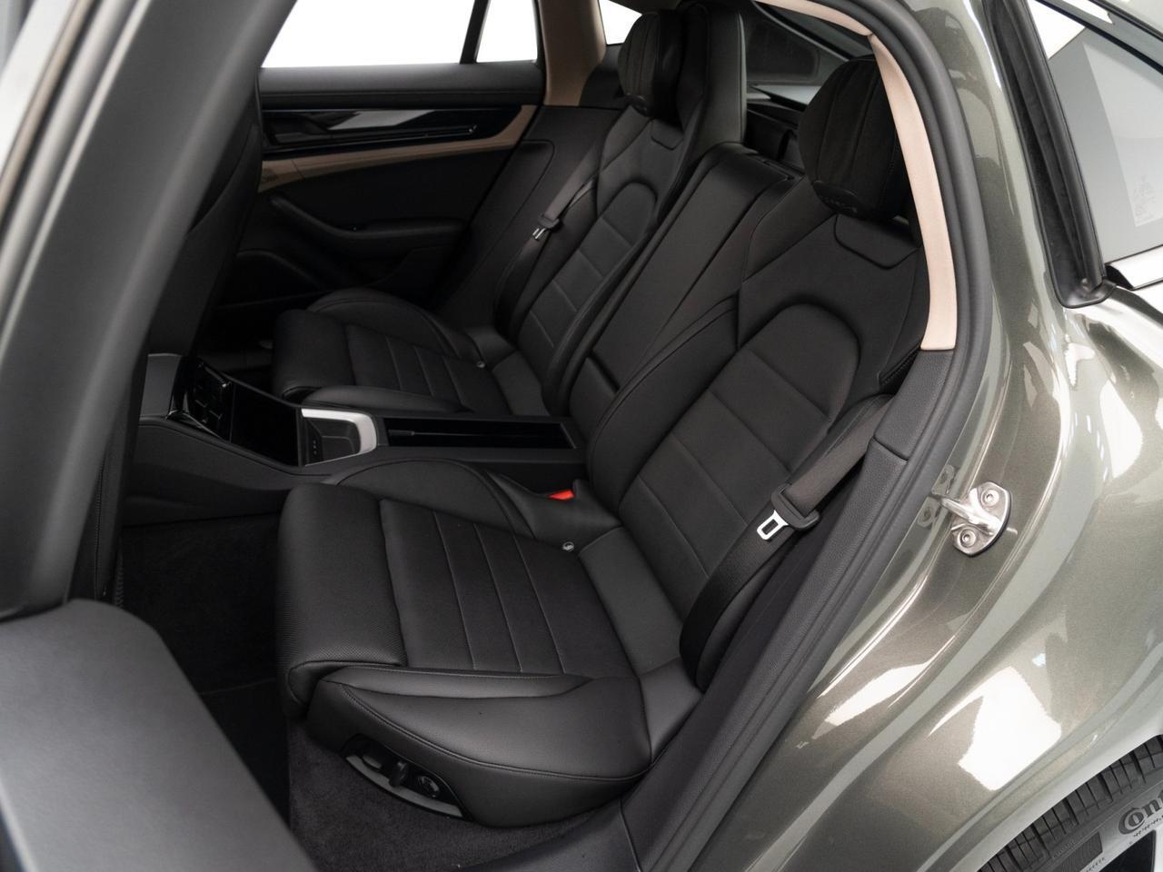 2025 Porsche Panamera 4 E-Hybrid Pompano Beach FL