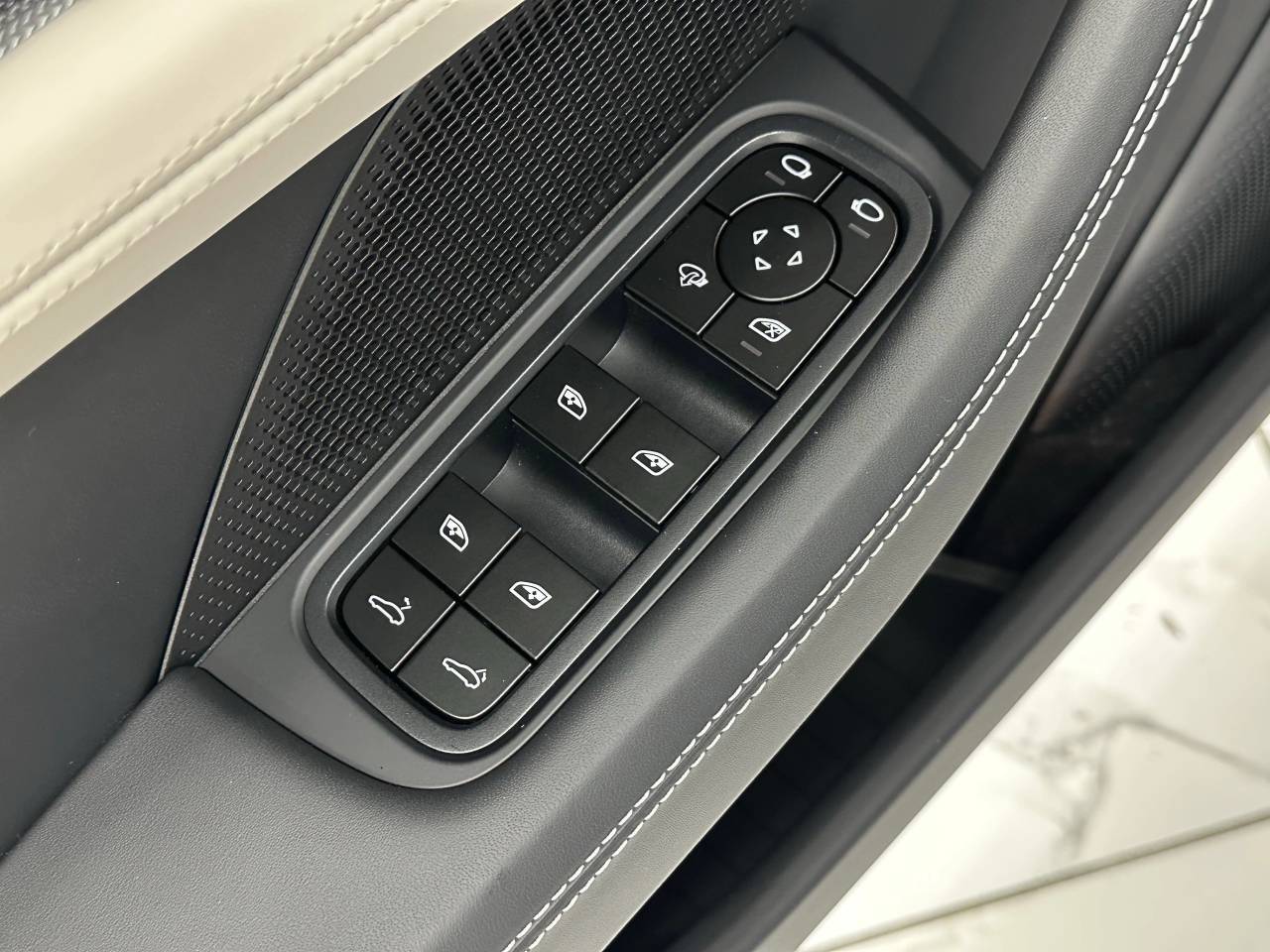 2025 Porsche Panamera 4 Newark DE