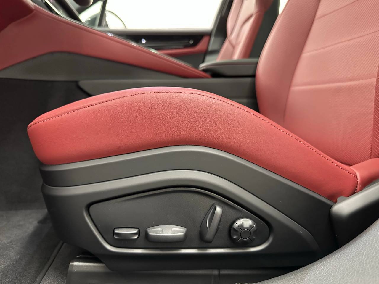 2025 Porsche Panamera 4 Newark DE