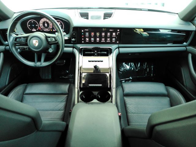2025 Porsche Panamera 4