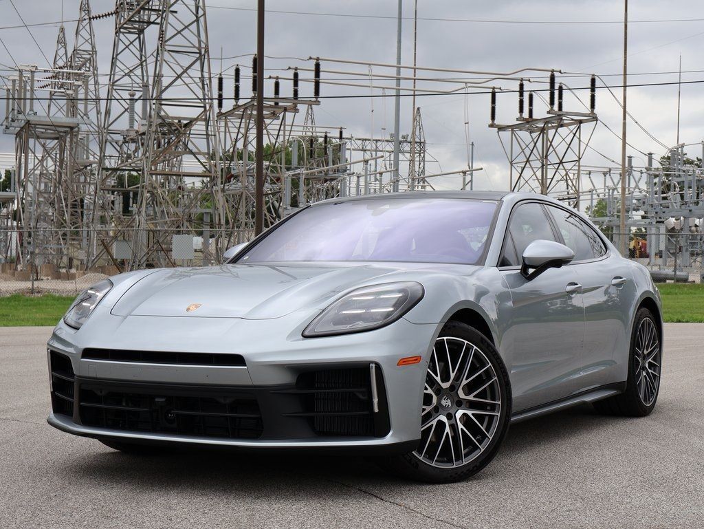 2025 Porsche Panamera 4