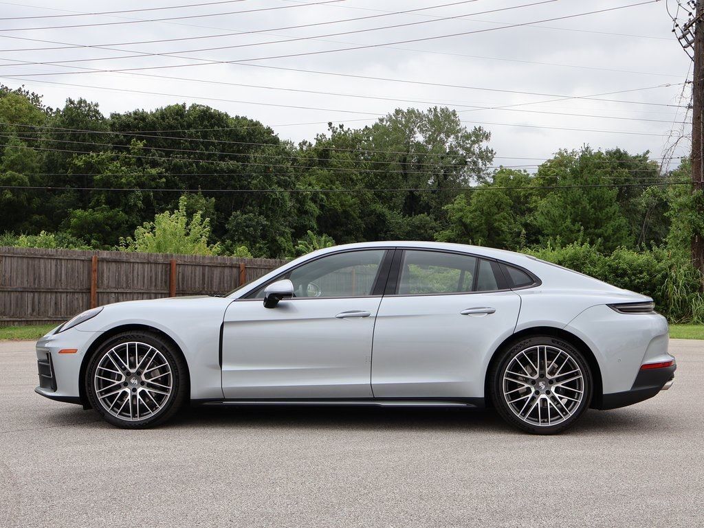2025 Porsche Panamera 4