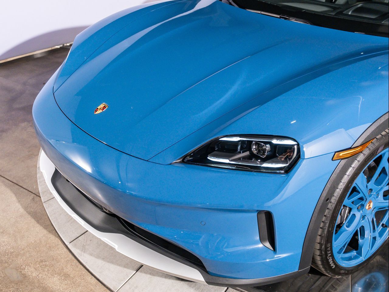 2025 Porsche Taycan 4 Cross Turismo Santa Clarita CA
