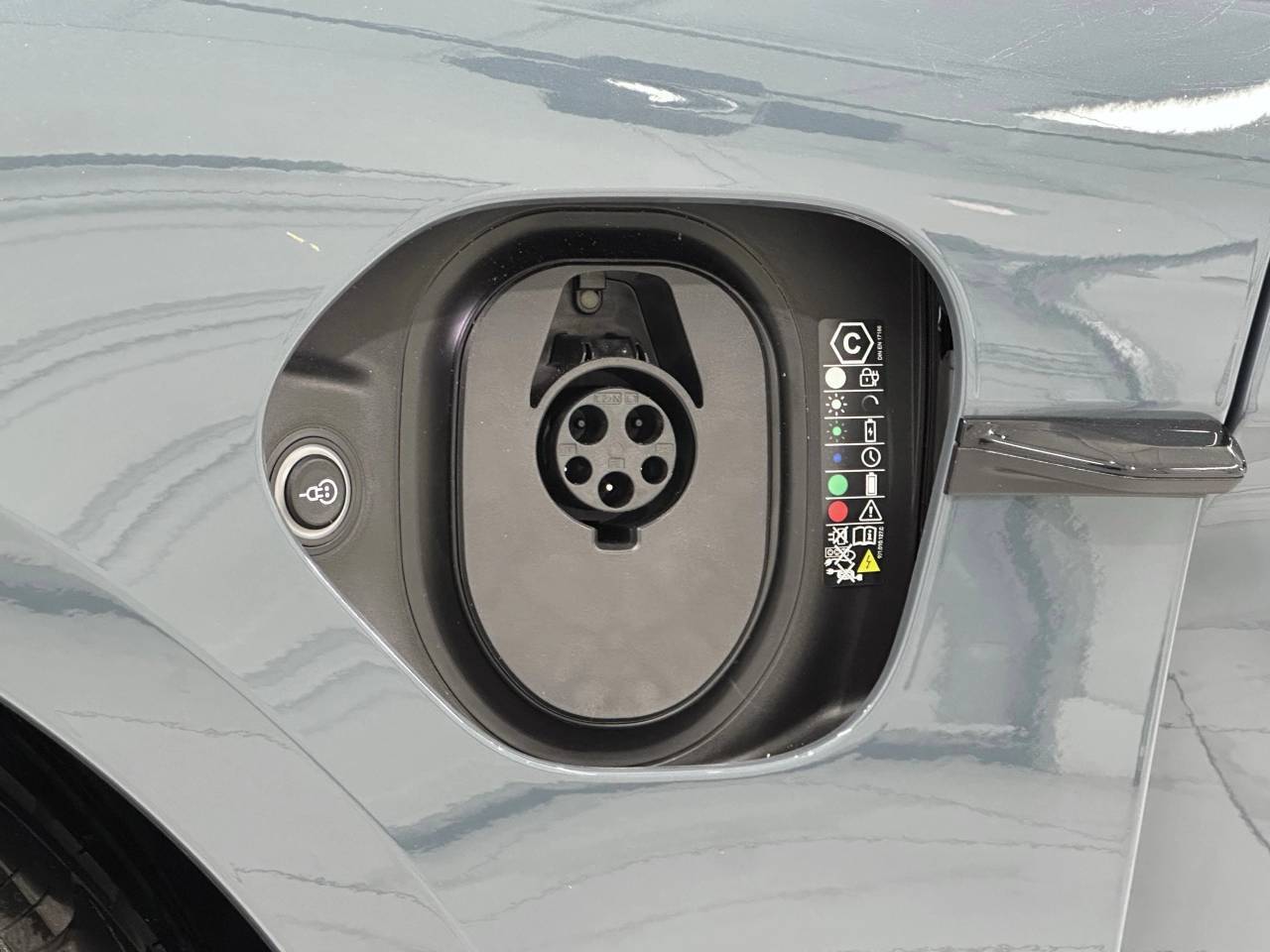 2025 Porsche Taycan 4 Newark DE