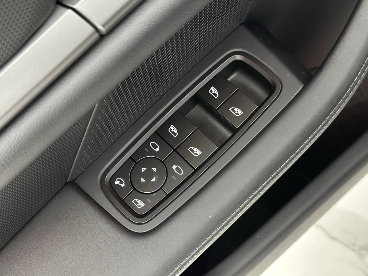 2025 Porsche Taycan 4 Newark DE