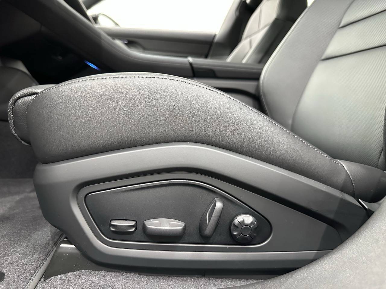 2025 Porsche Taycan 4 Newark DE