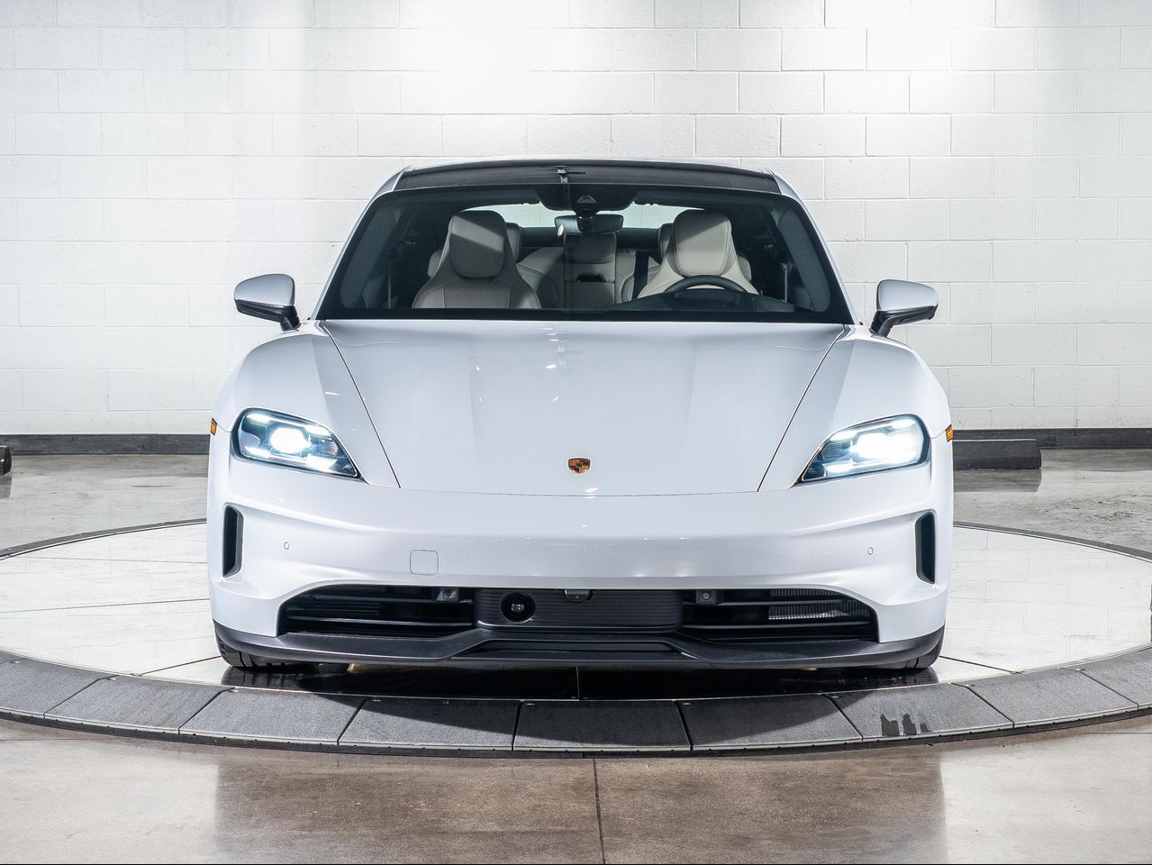 2025 Porsche Taycan 4 photo 6