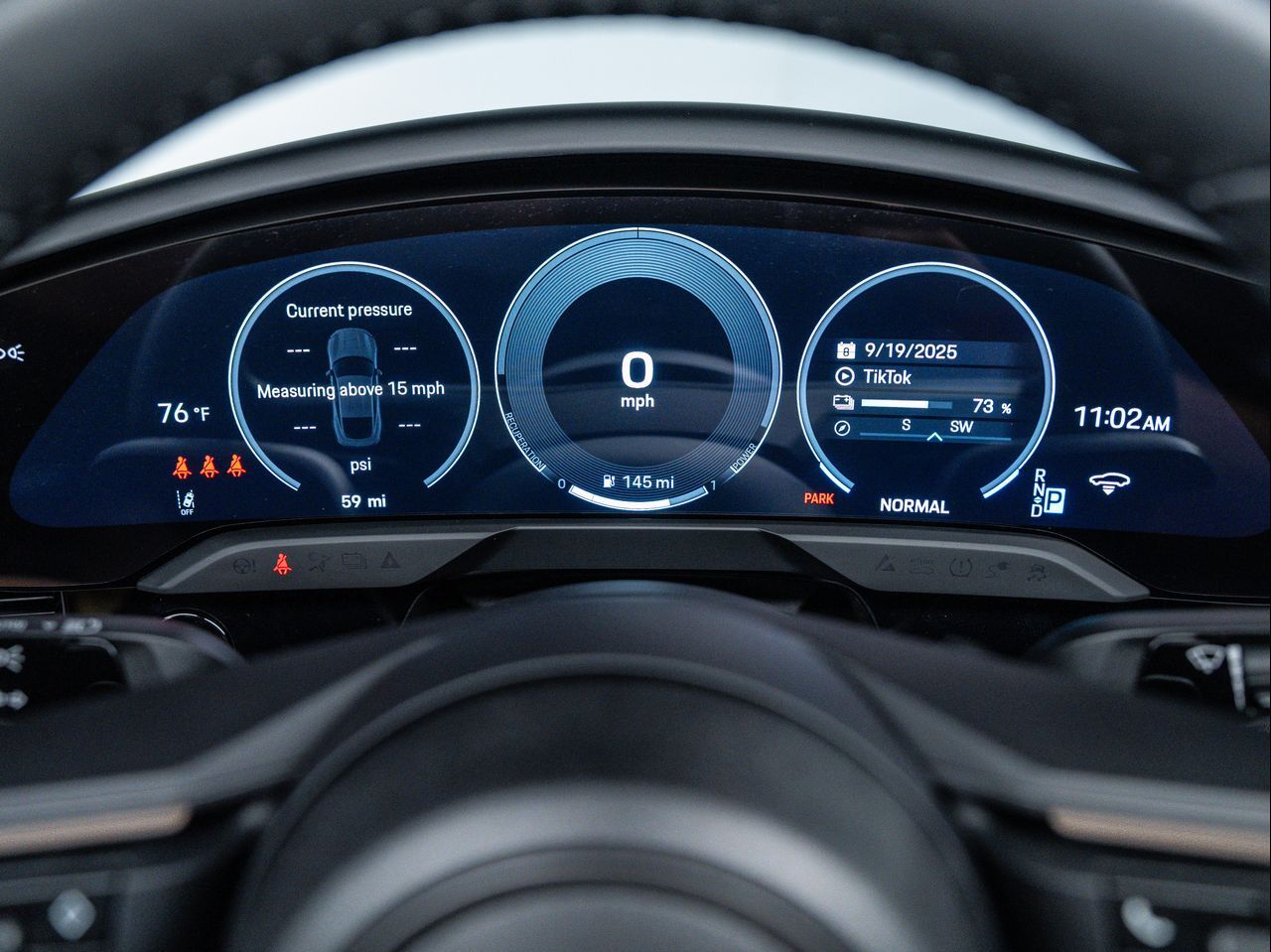 2025 Porsche Taycan 4 photo 20