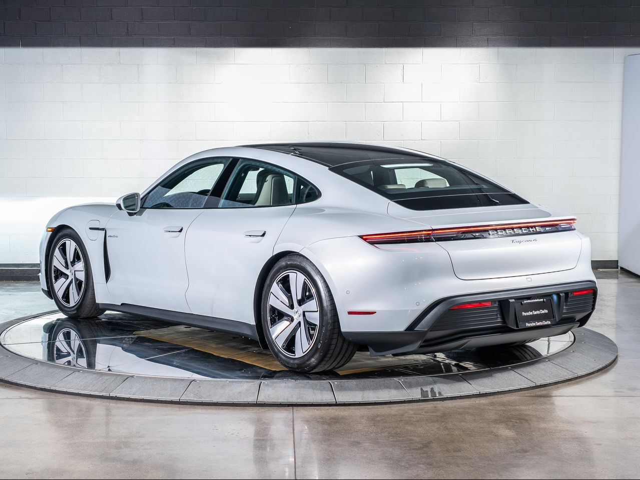 2025 Porsche Taycan 4 photo 3