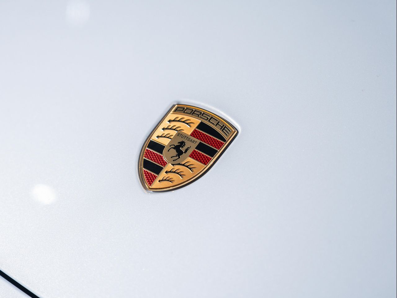 2025 Porsche Taycan 4 photo 13