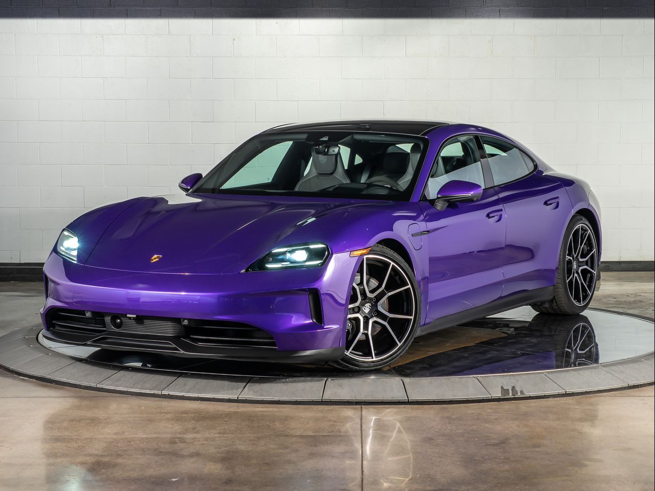 2025 Porsche Taycan 4