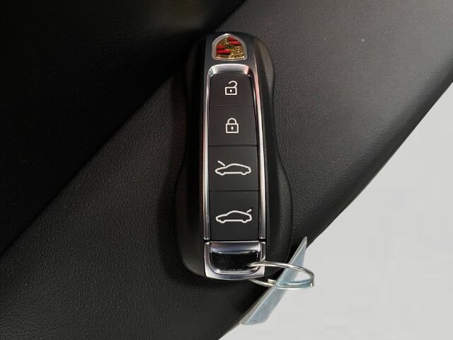 2025 Porsche Taycan 4S Appleton WI