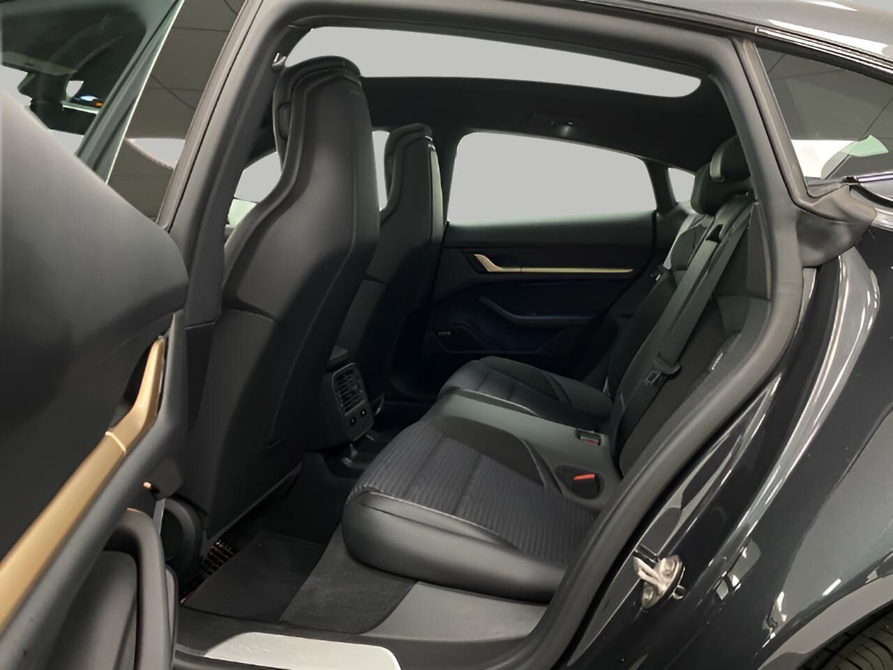2025 Porsche Taycan 4S Appleton WI