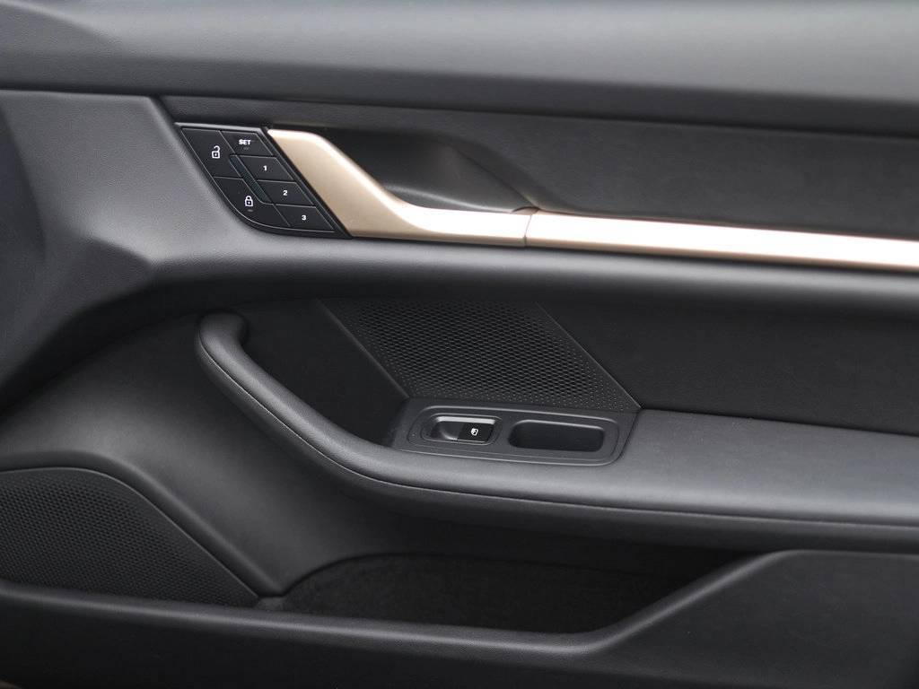 2025 Porsche Taycan 4S Bakersfield CA