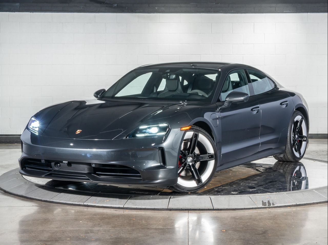 2025 Porsche Taycan 4S photo 4