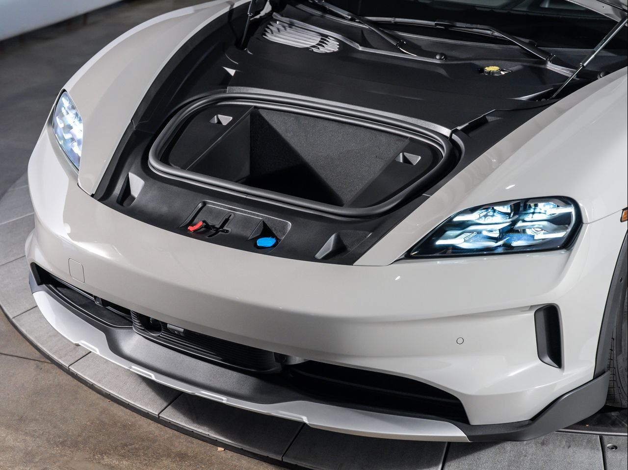 2025 Porsche Taycan Cross Turismo 4 Santa Clarita CA
