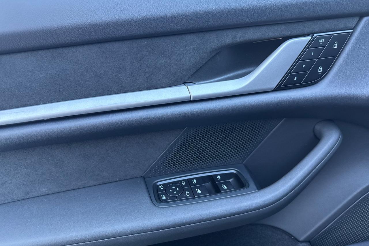 2025 Porsche Taycan Turbo GT w/ Weissach Package San Luis Obispo CA