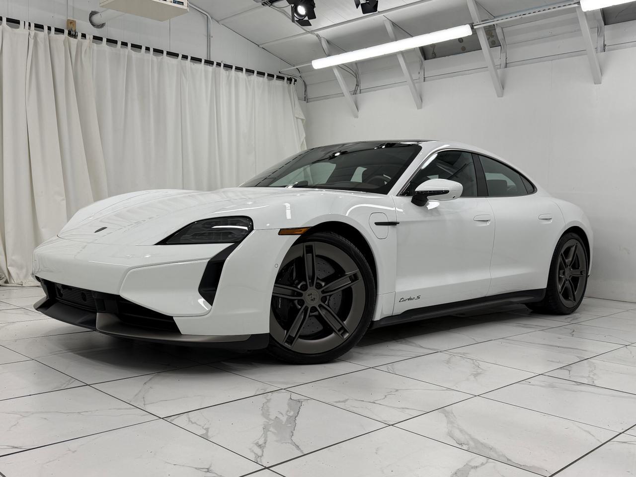 2025 Porsche Taycan Turbo S's photo