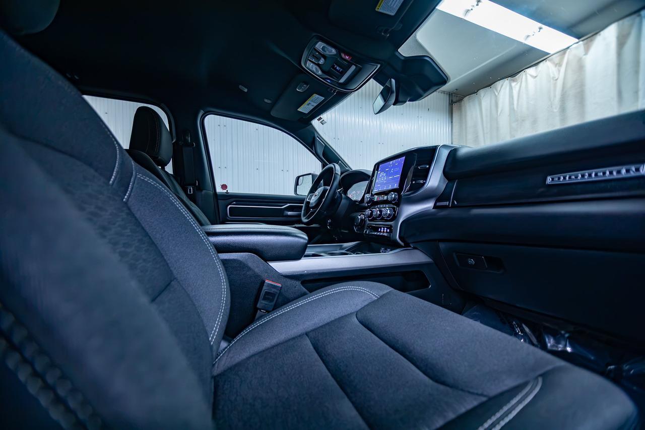 2025 Ram 1500 4x4 Crew Cab Big Horn Sport Pseat Bcam Red Deer AB