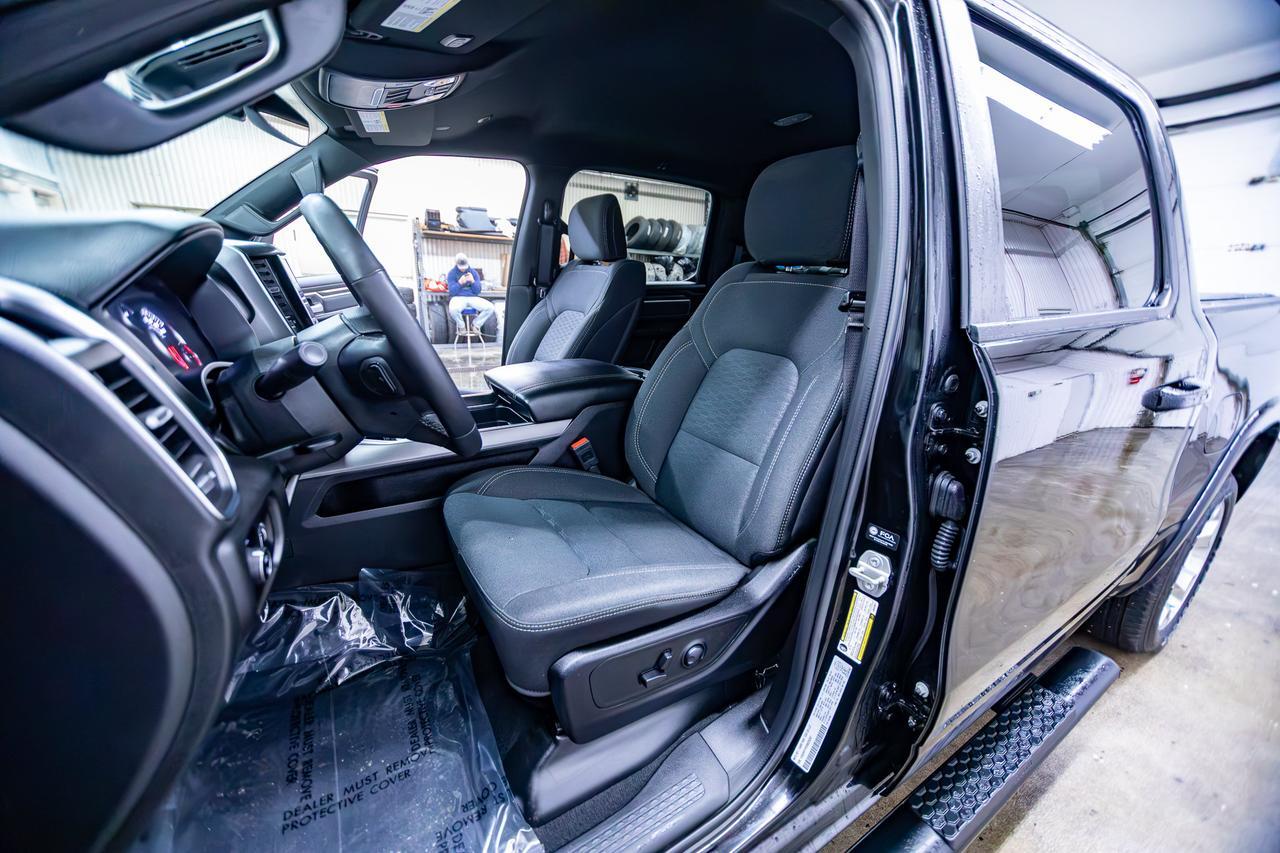 2025 Ram 1500 4x4 Crew Cab Big Horn Sport Pseat Bcam Red Deer AB