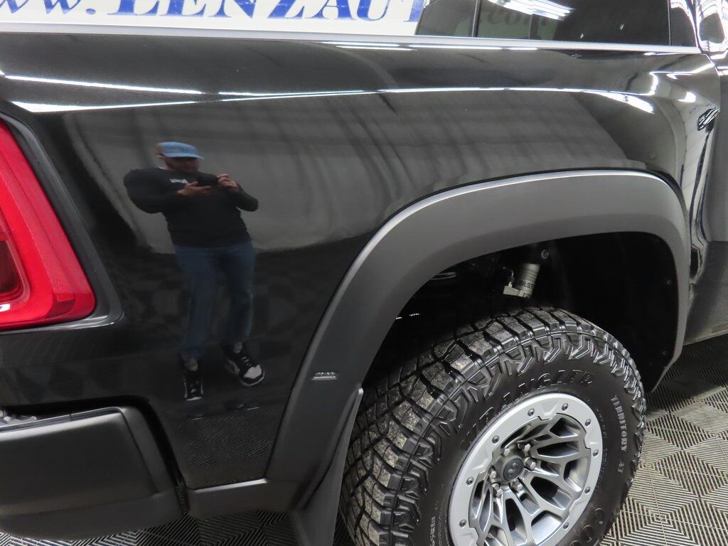2025 Ram 1500 4x4 Crew Cab RHO Fond du Lac WI