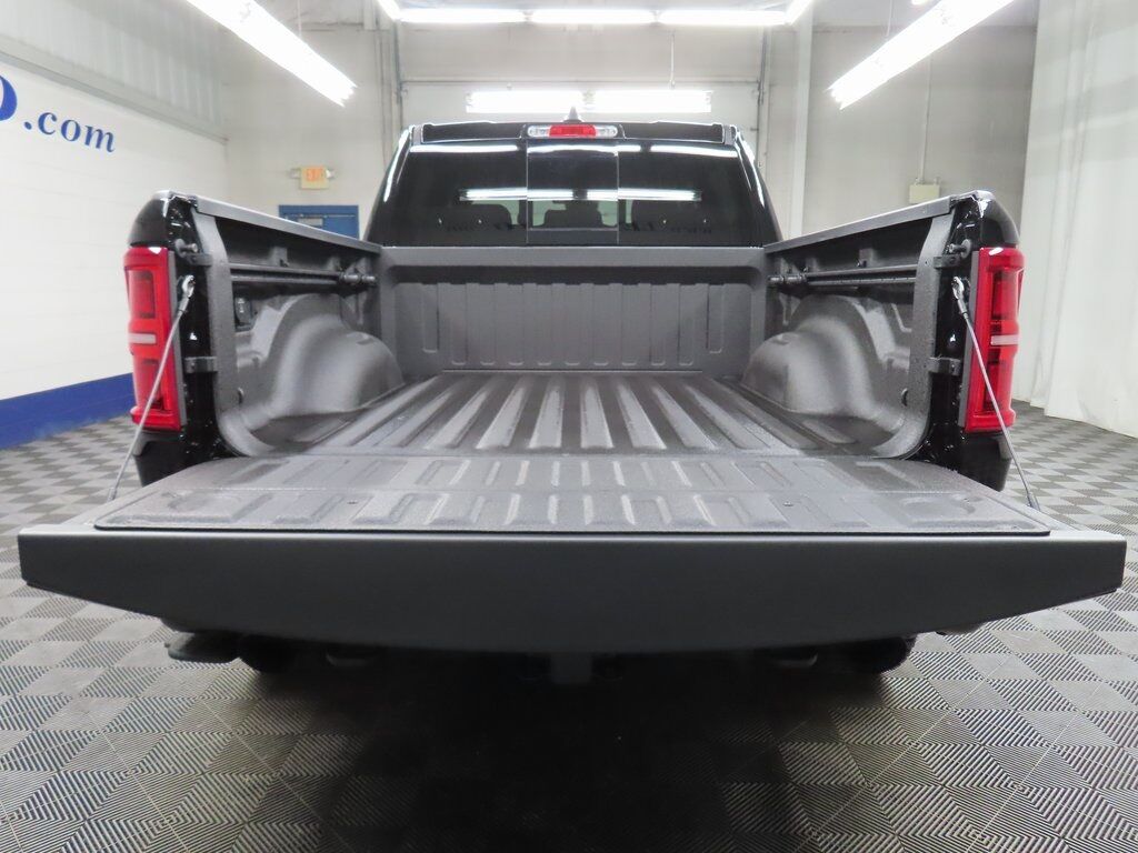 2025 Ram 1500 4x4 Crew Cab RHO Fond du Lac WI