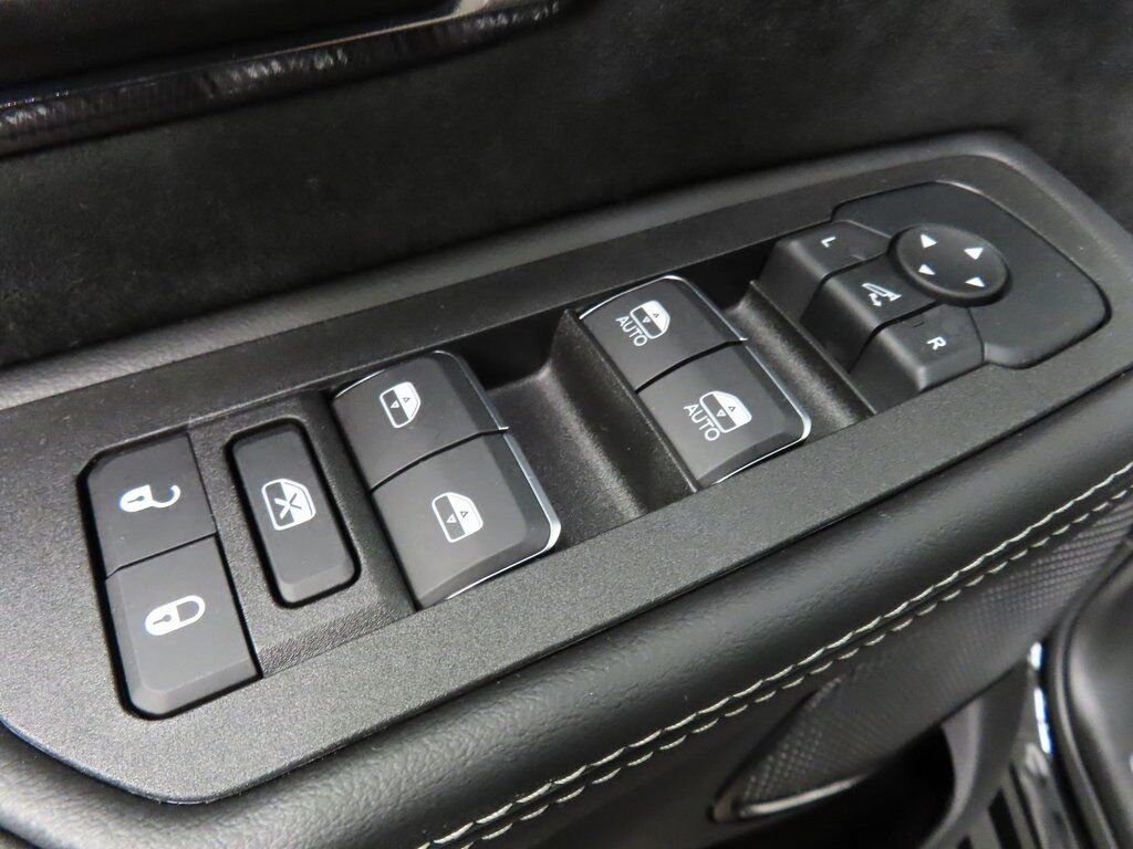 2025 Ram 1500 4x4 Crew Cab RHO Fond du Lac WI