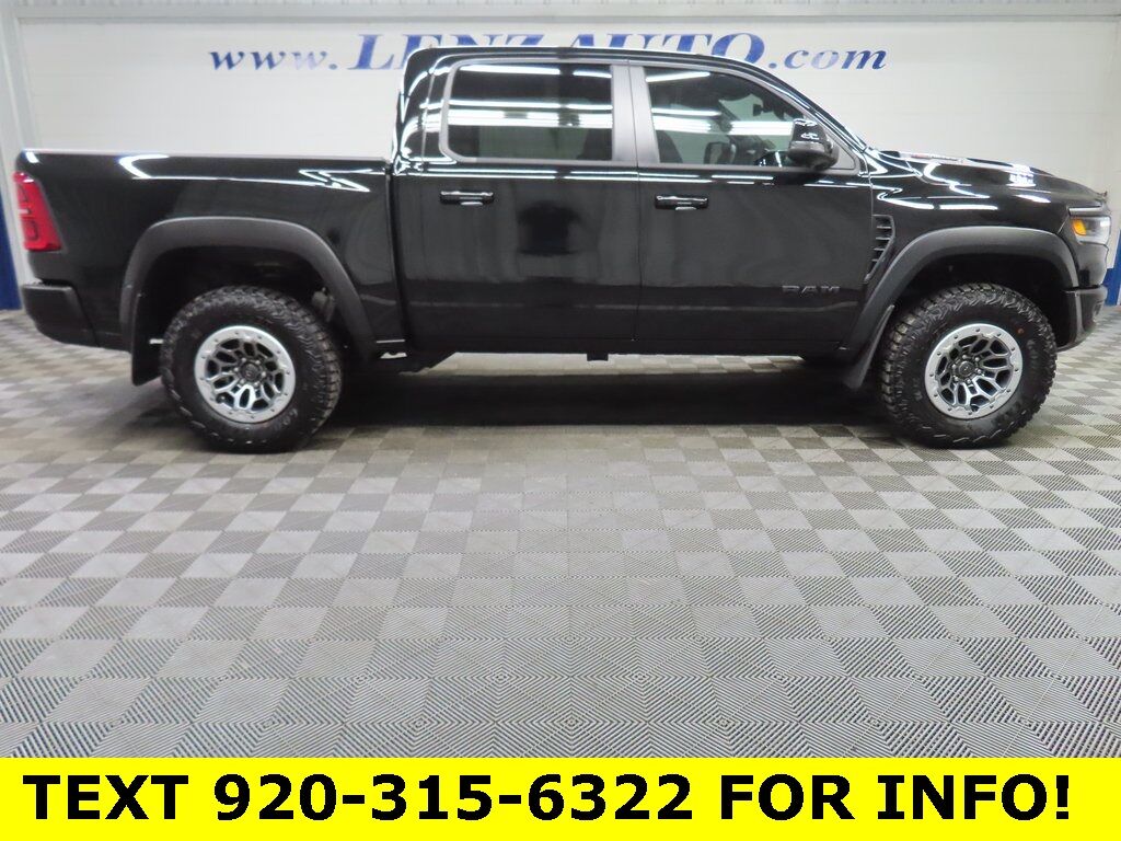 2025 Ram 1500 4x4 Crew Cab RHO Fond du Lac WI