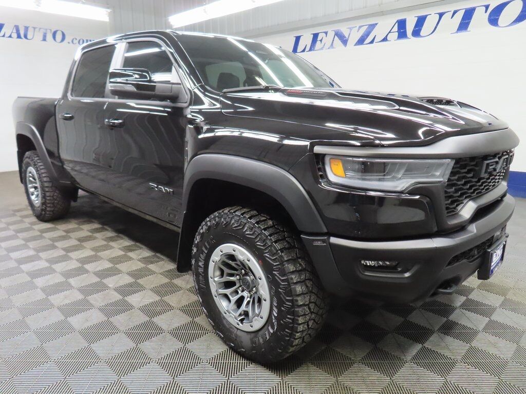 2025 Ram 1500 4x4 Crew Cab RHO Fond du Lac WI